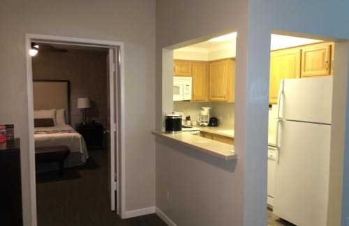 Historic Tennis Club Hotel | GetAways at Palm Springs Tennis Club