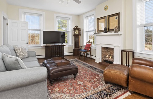Gettysburg Otro | Gettysburg Farmhouse on 82 Acres