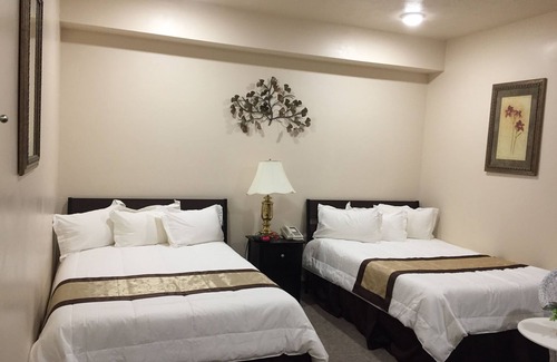 West Yellowstone Hotel | Geyser Inn