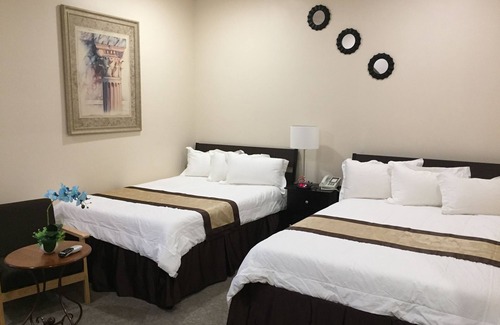 West Yellowstone Hotel | Geyser Inn