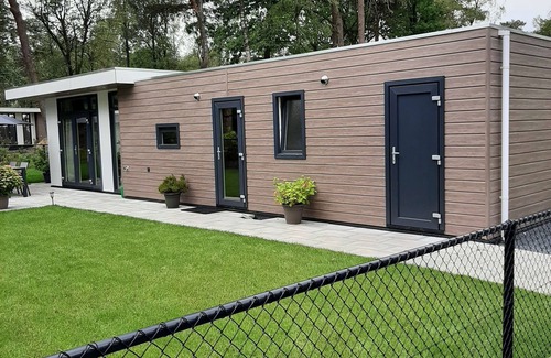 Municipality of Hellendoorn Chalet De Esquí | Gezellig Chalet met Omheinde Tuin