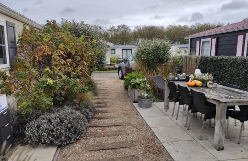Groot Valkenisse Apartamento | GEZELLIGE ZEEMEEUW Bed by the Sea