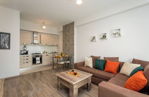 Saburtalo Apartamento | GG Home – Cozy 1BR with City & Mtatsminda Views