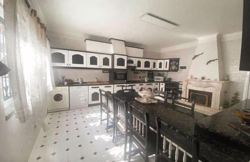 Odivelas Casa | GH Odivelas - Quartos em Casa com Bilhar!