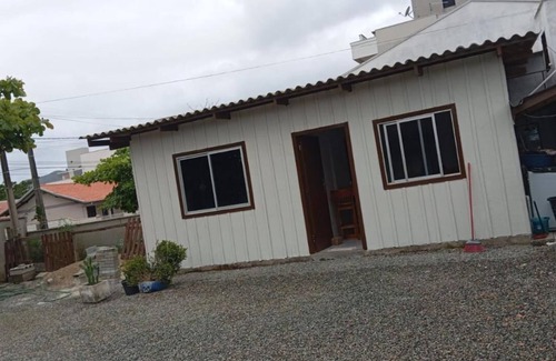 Gravata Casa | Gi's Holiday Home in Gravatá, 500m from the beach in Navegantes-SC