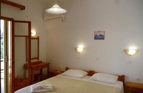 Agios Georgios Pagon Apartamento | Giannis
