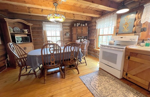 Washington Island Casa | Gibby's Log Cabin Retreat