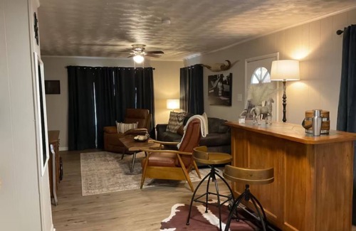 East Florence Casa | Giddy Up on Spurr Street!