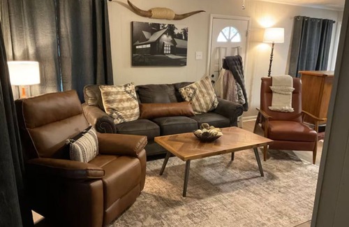 East Florence Casa | Giddy Up on Spurr Street!