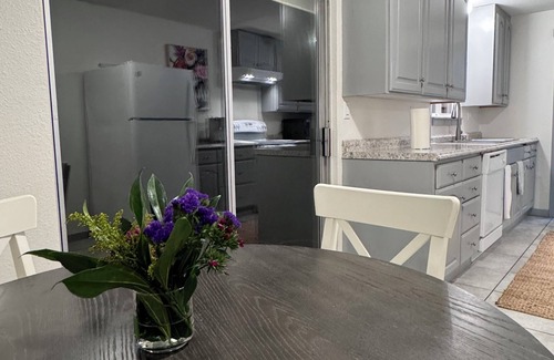 Gig Harbor Casa | Gig Harbor Cozy Get Away, Bring Fido - Park like Backyard