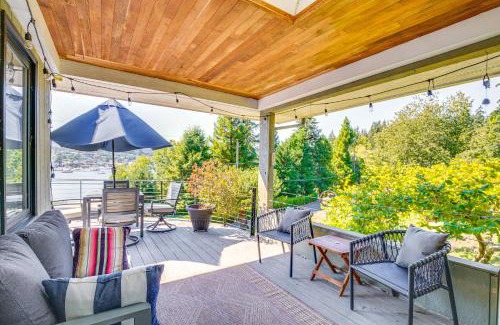 Gig Harbor Casa | Gig Harbor Home Large Deck, Outdoor Dining Area