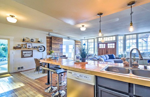 Gig Harbor Casa | Gig Harbor House w/ Private Beach + Views!