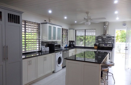 Sandy Lane Villa | Hermosa casa de estilo Bajan de 3 dormitorios con piscina privada situada en jardines tropicales
