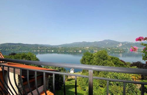 Corconio Apartamento | Giglio vista lago d'Orta con vasca idro