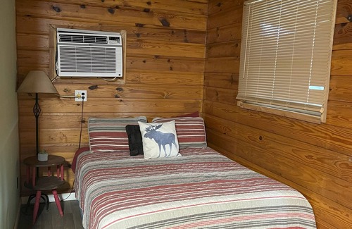 Gilbert Cabina | Gilbert Arkansas cabin, less then a 1 mile from the Buffalo River