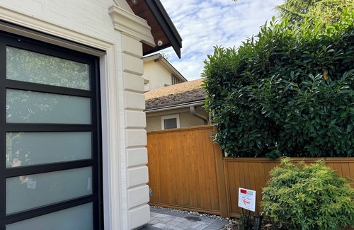 Steveston Casa | Gilbert house cozy guest ensuite room near YVR-airport