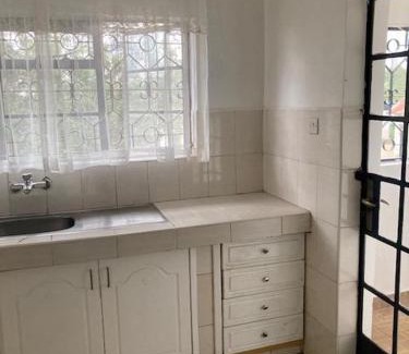 Nairobi West Apartamento | Gilbert Madaraka BnB