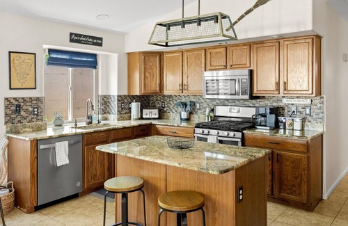 Gilbert Ranch Casa | Gilbert Ranch neighborhood, Single level home with pool, hot tub, and fire pit!