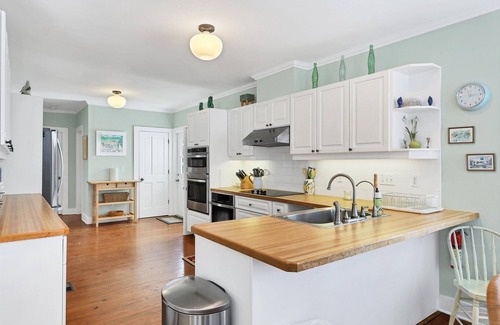 Boca Grande Casa | Gilchrist Manor - 6 BR historic beach house steps from beach and town!