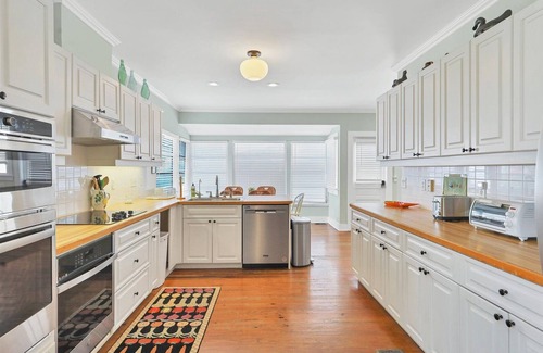 Boca Grande Casa | Gilchrist Manor - 6 BR historic beach house steps from beach and town!