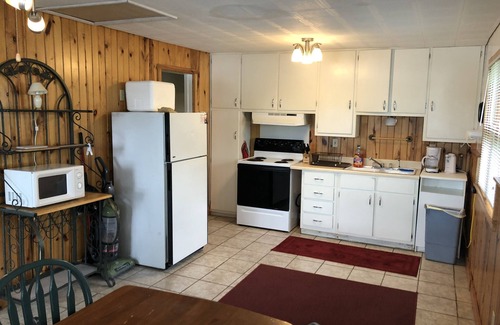 Bronson Cabaña | Gilead Lakefront Cottage con gran cubierta y Bella Vista
