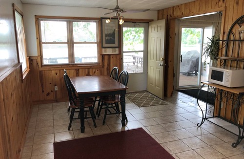 Bronson Cabaña | Gilead Lakefront Cottage con gran cubierta y Bella Vista