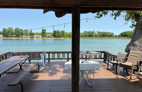 Bronson Cabaña | Gilead Lakefront Cottage con gran cubierta y Bella Vista