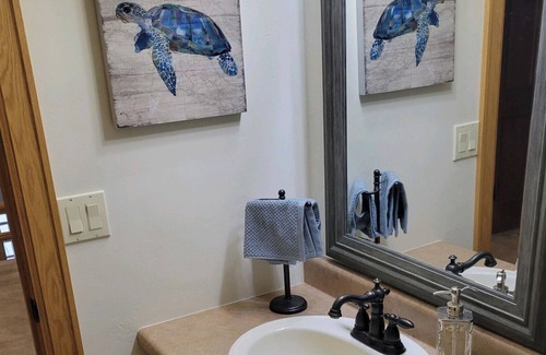 Crivitz Casa | Gilkey Lake Escape, lake house connected to Crooked Lake