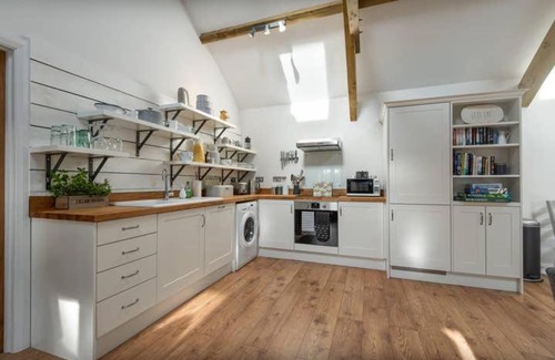 Liskeard Casa | Gilliflower 1 bedroom cottage at Trethwale Barns Holiday Home