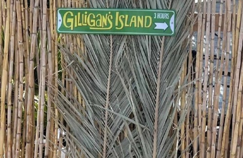 Bullhead City Casa | Gilligan's Island Fishing Jetski Shipwreck Oasis