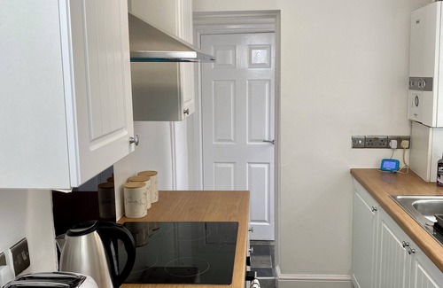 Gillingham Casa | Gillingham cosy 3 bedroom with free WiFi & parking