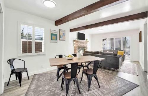 Reseda Casa | Gilmore Grove in Reseda