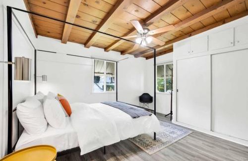 Reseda Casa | Gilmore Grove in Reseda