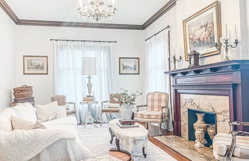 Sandusky Casa | Gilmore Manor. Luxury Group Stay. Prime downtown location. 5 Min to Cedar Point.