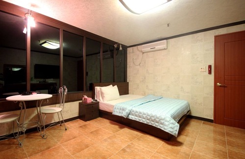Jangyu-myeon Hotel | Gimhae Jangyu Poly M