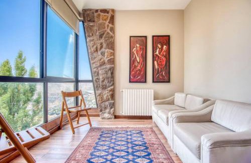 Kfardebian Apartamento | Gin - Duplex 3-BR Chalet in Mzaar