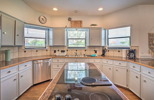 Garfield Casa | ‘Gingerland Ranch’ in Del Valle: Game Room & Porch