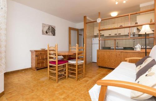 Llanca Apartamento | GIRASOL B 2-1 Apartamento luminoso con vistas a playa de Grifeu. - ES-228-25