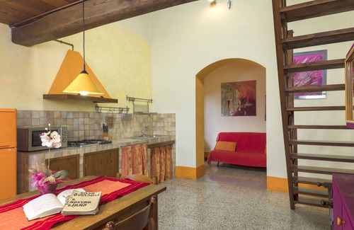 Castel San Gimignano Apartamento | Girasol apartamento con vistas a San Gimignano, piscina y jardín compartido