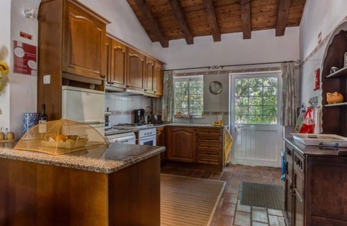 Alcalar Casa | Girassol Apartment in Quinta Velha by LovelyStay