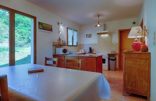 Privas Cabaña | 'Gite 07' : Pequeña casa con jardín privado