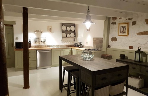 Villiers-le-Pre Casa | Gite 3 bedroom, 2 bathroom, swimming pool, fishing lakes, large mature garden