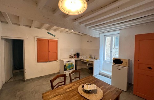 Valleraugue Apartamento | Gite 4000 marches 1 bedroom apartment with kitchen for best hikes in Cevennes