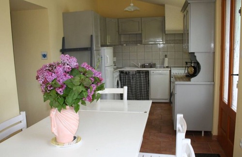 Saint-Martin-la-Sauvete Casa | Casa rural 6p. con PISCINA en la naturaleza, en Auvergne-Rhône-Alpes