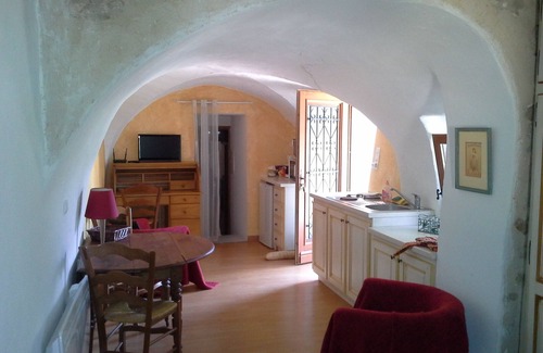 Peypin-d'Aigues Apartamento | Aplicación de casa rural La Marie ***