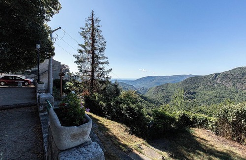 Revest-les-Roches Apartamento | Gite Arrière Pays Niçois