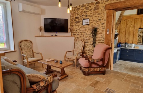 Le Chatenet-en-Dognon Cabaña | Gîte Beaulieu, with heated indoor pool