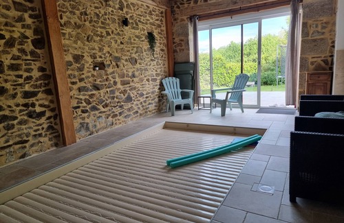 Le Chatenet-en-Dognon Cabaña | Gîte Beaulieu, with heated indoor pool