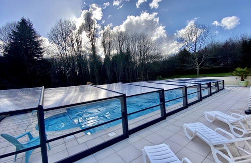 Saint-Evarzec Casa | GITE BIHAN 4 pers avec piscine couverte /chauffée, pétanque (pets welcome)