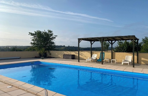 Chatenet Cabaña | Gîte Blanc 4★ : Peaceful rural haven with lovely country views 🌿🏡